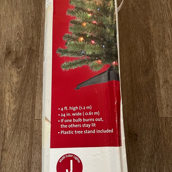 Winter wonder Christmas tree - Picture 4 of 4